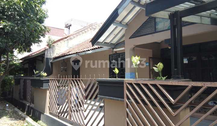 Rumah Besar di Komplek Margahayu Raya Soekarno Hatta