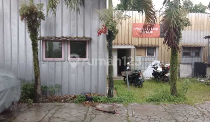 Land in the Parakan Soekarno Hatta Complex