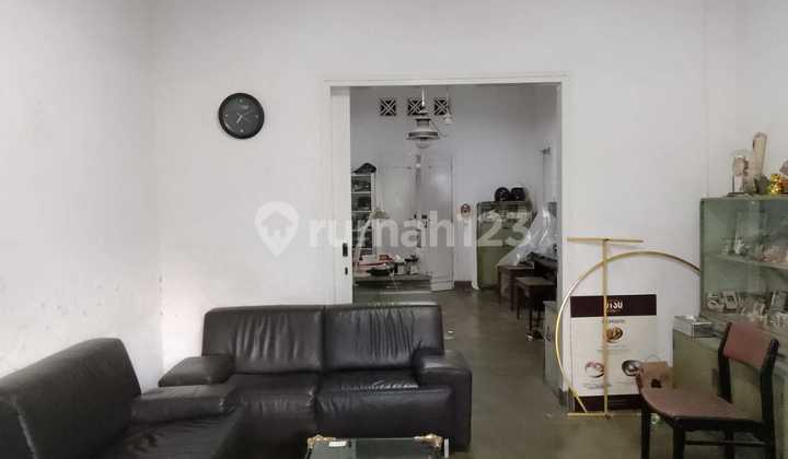 Rumah Besar dengan Halaman Luas di Sayap Riau 2