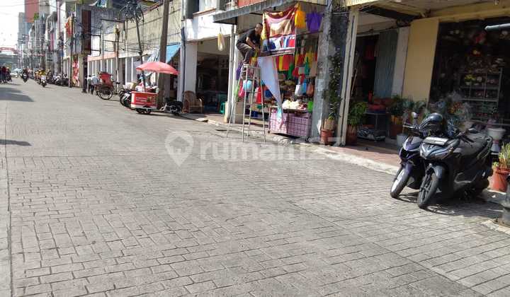 Strategic Shop House in Cibadak, Central Bandung City 1
