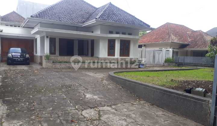 Classic House in Dago Wing Near Boromeus Hospital