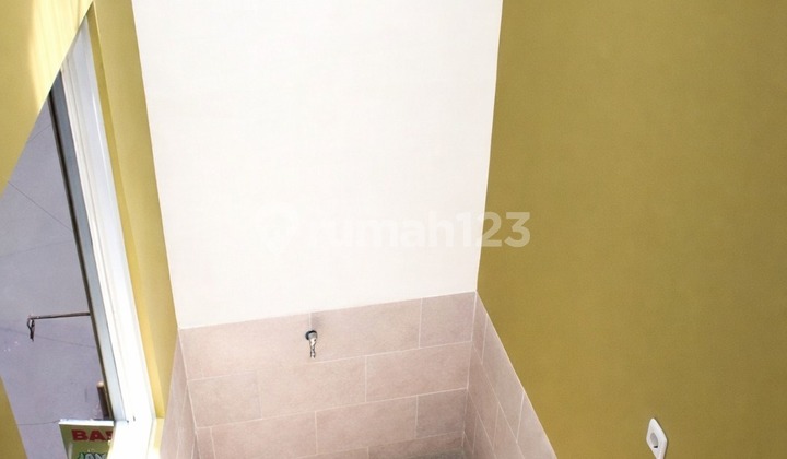 3-Story Shop House in Commercial Area, Jakarta Through Road