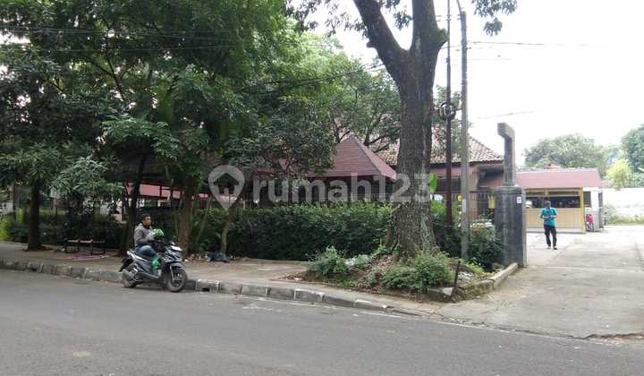 Large House with a Very Spacious Yard in Dago Area Large House with a Very Spacious Yard in Dago Area