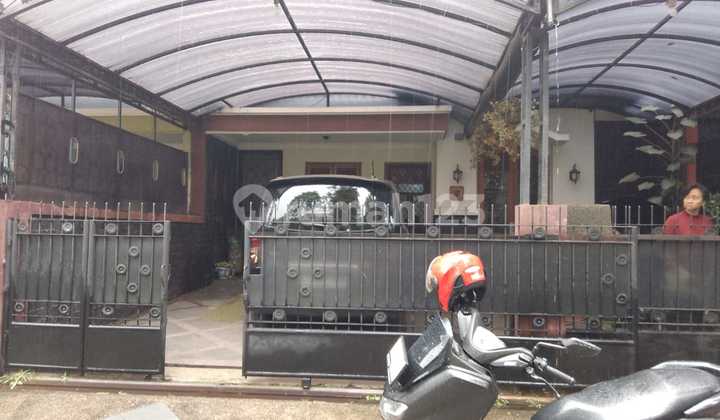 A safe and comfortable house in Tanjungsari Asri Antapani Complex