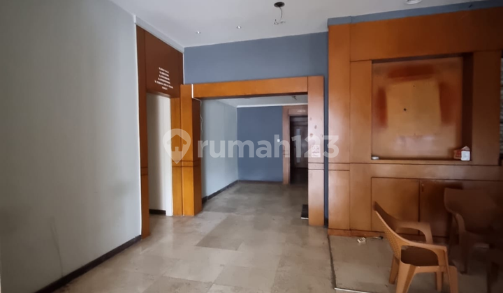 Dijual, Kebayoran Baru, Strategis di Area Komersil, Rumah Ex Klinik Kecantikan 2