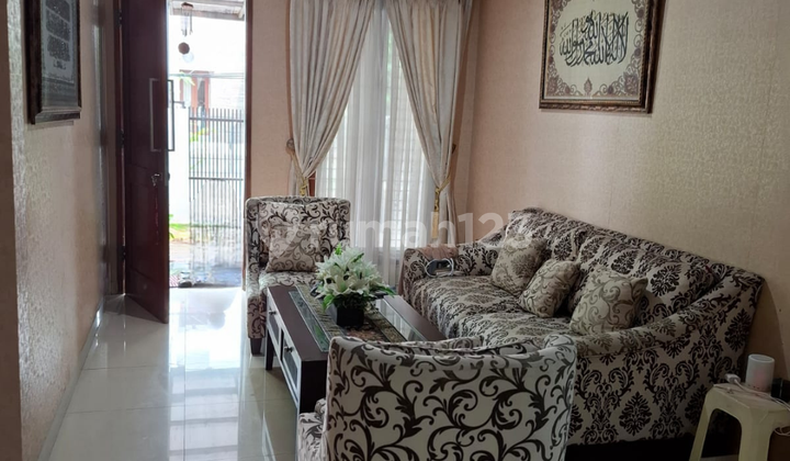 Jual, Pondok Indah, Rumah Minimalis Modern, Dekat Taman, Row Jalan 3 Mobil 2