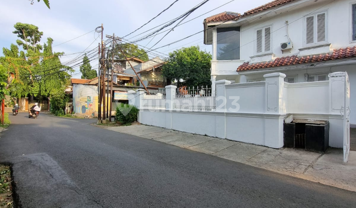 Rent/Sale, Cipete Near Antasari Kemang, 2-Story House, Suitable for Clinic/Tutoring/Back Office/Boutique