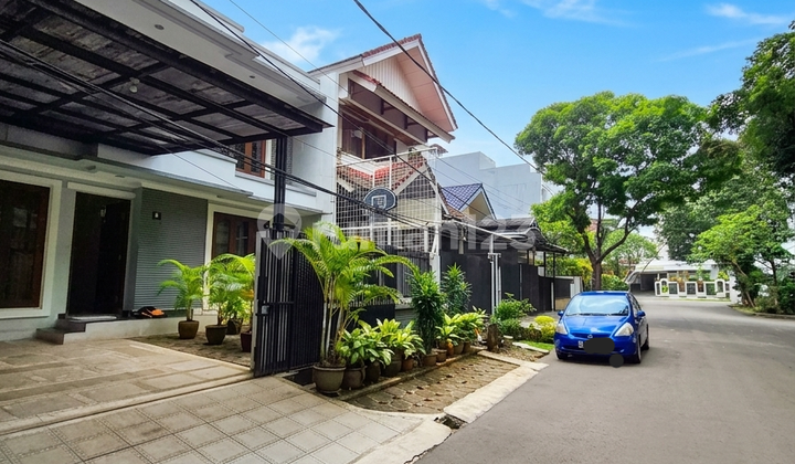 Jual Cepat, Pondok Indah, Rumah Minimalis Modern, Dekat Taman, Row Jalan 3 Mobil Jual Cepat, Pondok Indah, Rumah Minimalis Modern, Dekat Taman, Row Jalan 3 Mobil