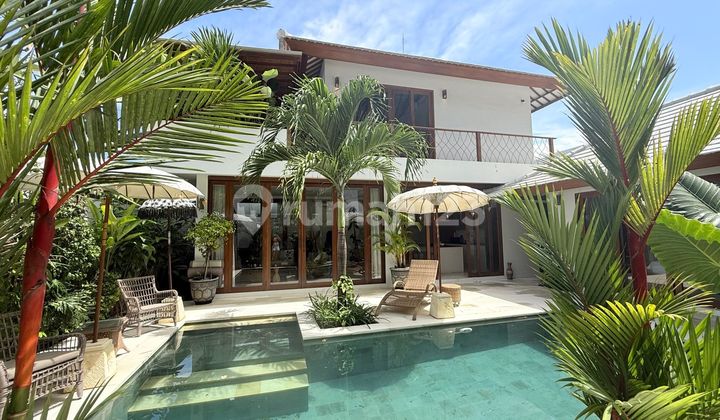 Sanur Blue Chip Enclave Of Prestigeous Properties Close To Beach.