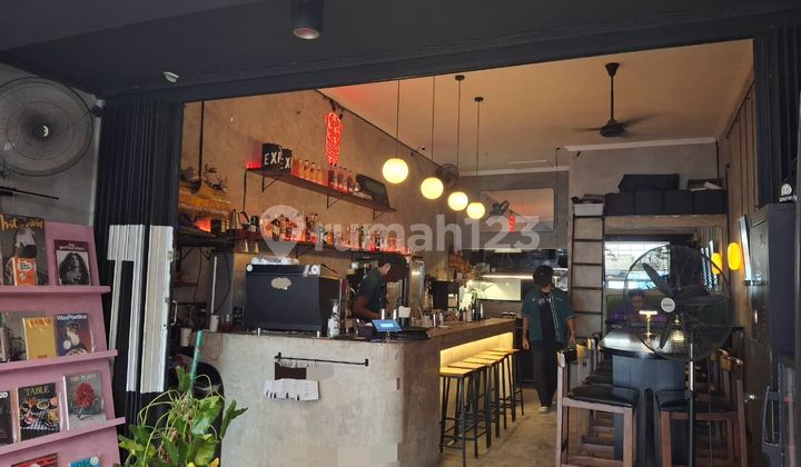 ULUWATU CAFE AND NIGHT VENUE NEAR THE BEACH 