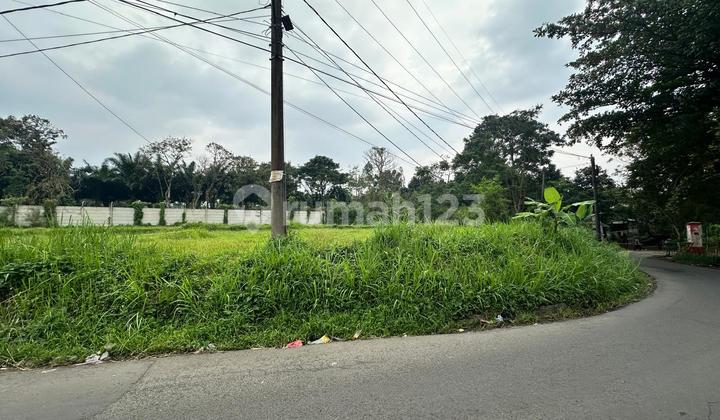 Land in Cilember Near The Daun Cafe Suitable for Business