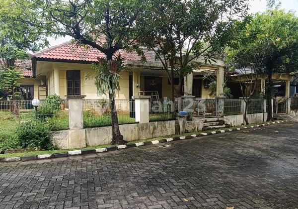 Dijual Rumah Luas dan Strategis di Kemang Pratama 1 Bekasi 