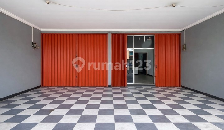 For Rent, Strategic Adjacent Shophouses in Jatikramat, Bekasi. 2