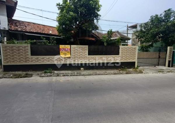 Dijual Rumah Luas di Pekayon Jaya Bekasi 