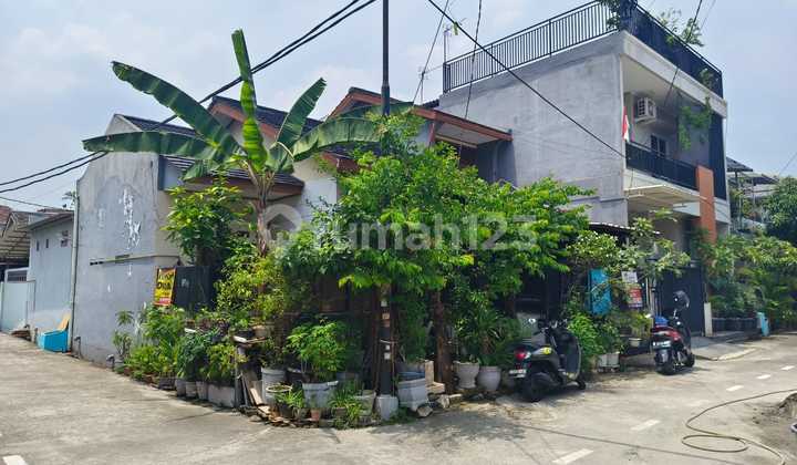 Rumah Hook Strategis di Galaxy Bekasi  2