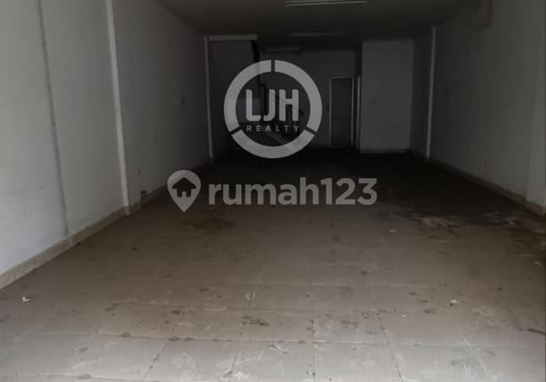 For Sale and For Rent 3-Story Shop House in Marga Jaya Bekasi 2