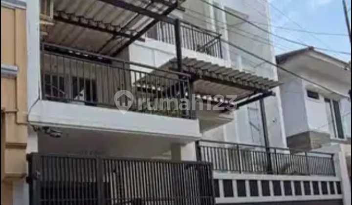 Dijual Rumah 3 Lantai Siap Huni di Galaxy Bekasi 