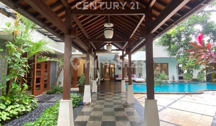 Rumah Eksklusif Tropical Modern Asri Area Cilandak Barat 1