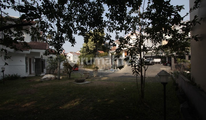 Dijual Rumah Siap Huni di Cluster Alamanda tubagus Ismail dengan kavling kosong di samping nya