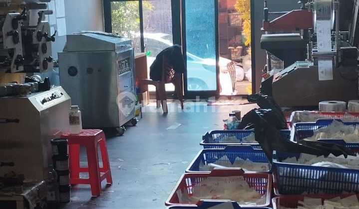 Active 4-Year Building Factory in Kapuk, West Jakarta, Container Access & Close to Main Access Active 4-Year Building Factory in Kapuk, West Jakarta, Container Access & Close to Main Access