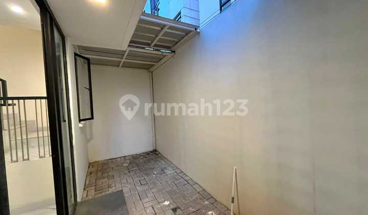 Disewakan Rumah Strategis Siap Huni di Cluster Semayang Asya, Jakarta Timur. 2