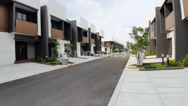 Disewakan Rumah di Summarecon Crown Gading Bekasi 1