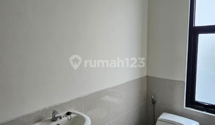Disewakan Ruko Siap Pakai Strategis di Ujung Menteng Jakarta 2