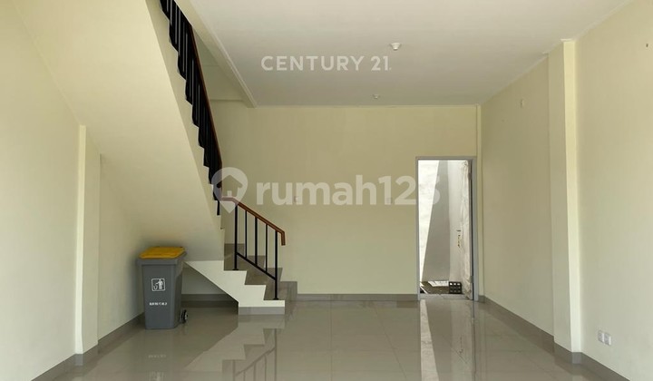 Shop House for Sale in Segara City Tarumajaya, Busy and Strategic Location 2