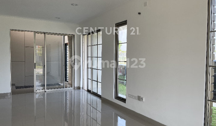 Pik 2 Miami Cluster House Located at Hoek Boulevard with a Great View 2