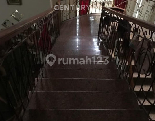 Rumah Bagus Super Nyaman Posisi Hoek Dalam Kompleks Taman Modern 2