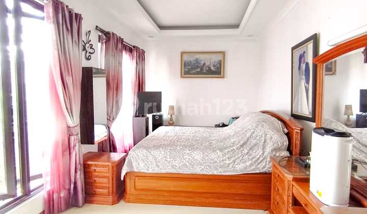 Rumah Mewah Furnised di Cluster Asia Tropis Harapan Indah Bekasi 2