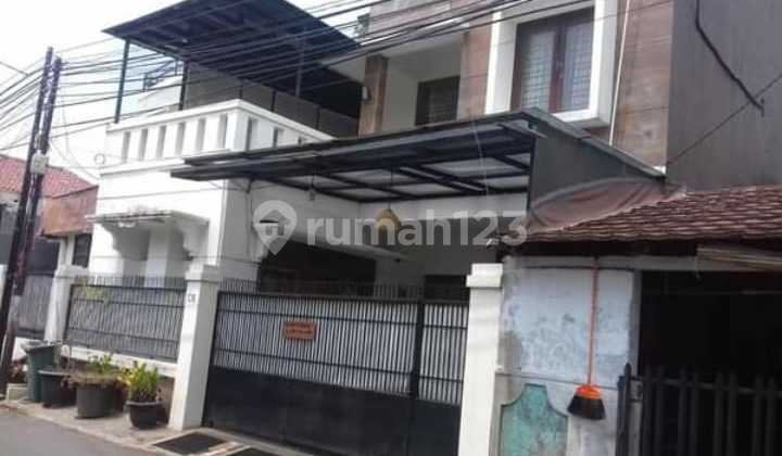 Rumah Minimalis 3 Lantai Siap Huni Strategis Di Pejaten Timur