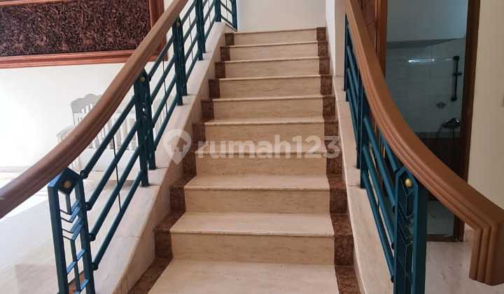 Rumah Mewah Strategis Dekat Staisun Mrt Di Pulomas Jakarta Timur