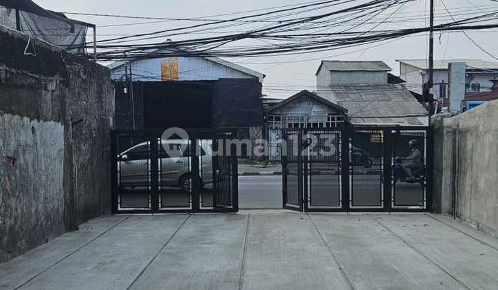 Good and Ready-to-Use Strategic Shop House in Ujung Menteng Cakung Jakarta 2