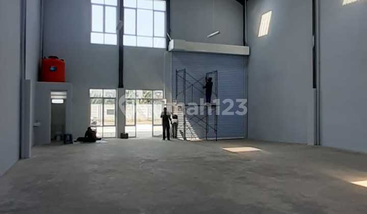 New Ready-to-Use Strategic Warehouse Near Cakung Toll Gate in Jakarta