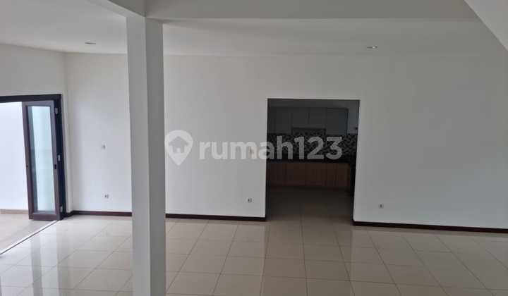 Rumah Bagus Strategis di Cluster Asia Tropis Harapan Indah Bekasi