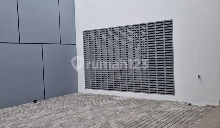 Rumah Bagus Strategis di Cluster Asia Tropis Harapan Indah Bekasi 2