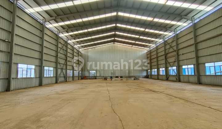 Ready-to-Use Indoor Warehouse at the Cikampek 19B Bekasi Toll Road