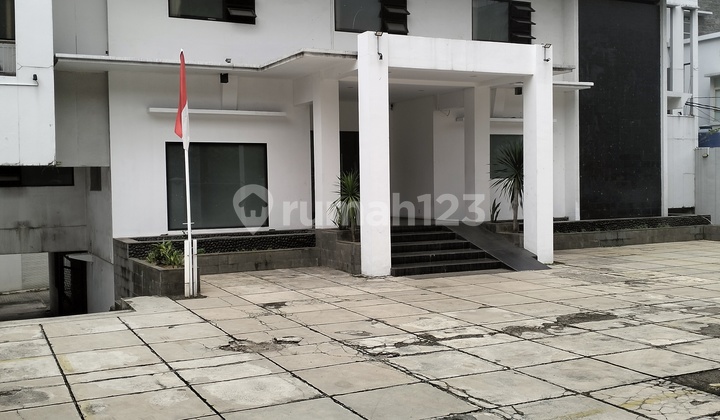 Komersial Bisnis, Building Ada Basement, Lif, Parkir Luas Komersial Bisnis, Building Ada Basement, Lif, Parkir Luas