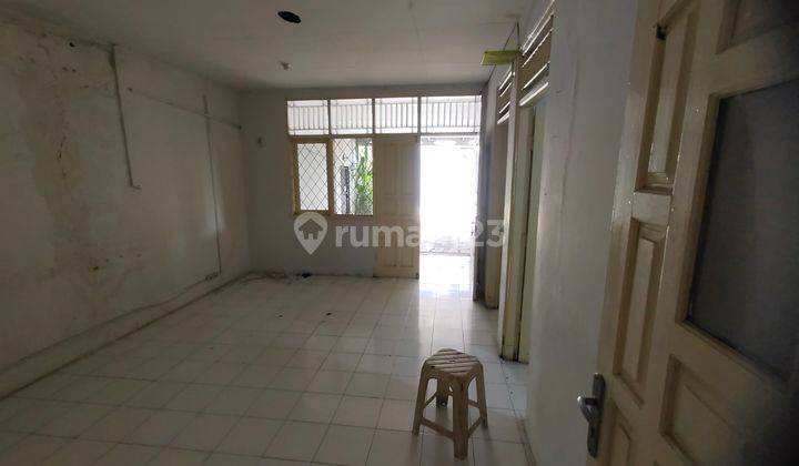 Haji nawi dekat radio dalam, parkir luas boleh buat kantor 1