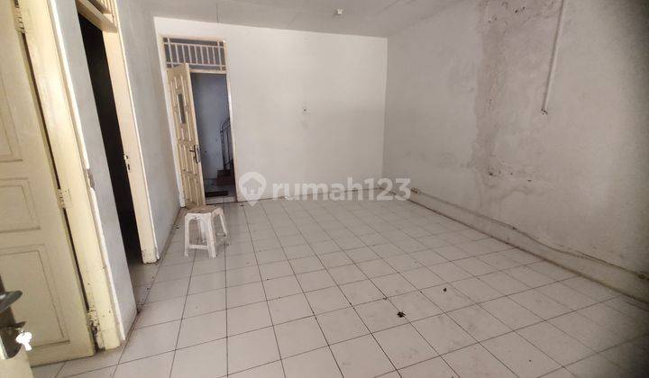 Haji nawi dekat radio dalam, parkir luas boleh buat kantor 2