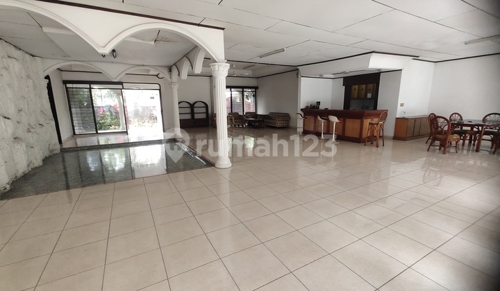 Kemang Boleh Buat Kantor, Pool, AC, Parkir Luas