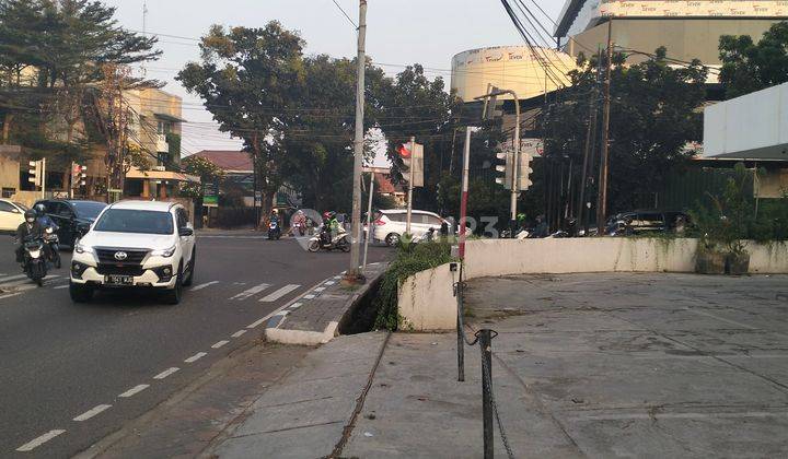 Dekat Blok M, komersial, pinggir jalan, parkir luas, hook 2