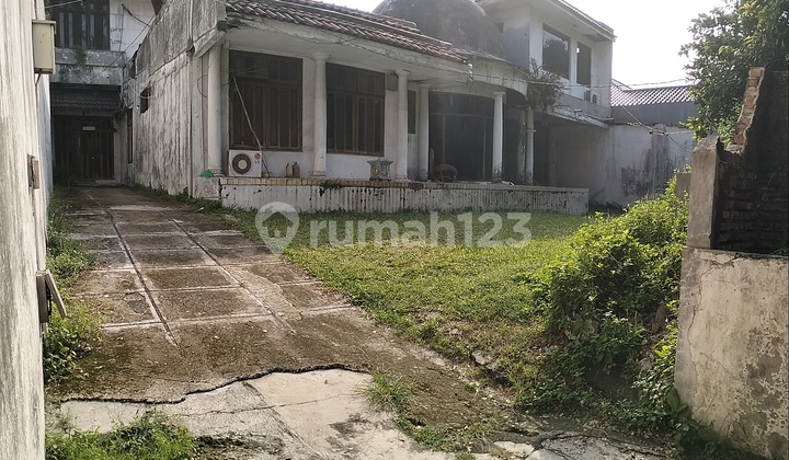 Kemang, Pinggir Jalan Raya, Buat Usaha