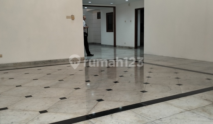 Blok M Boleh Buat Kantor, Parkir Luas, Ruangan Plong 2