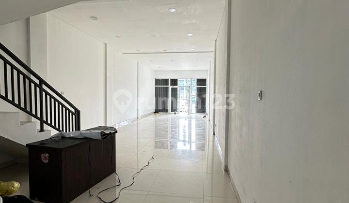 Strategic 3-story Shop House on Serpong Main Road, Tangerang