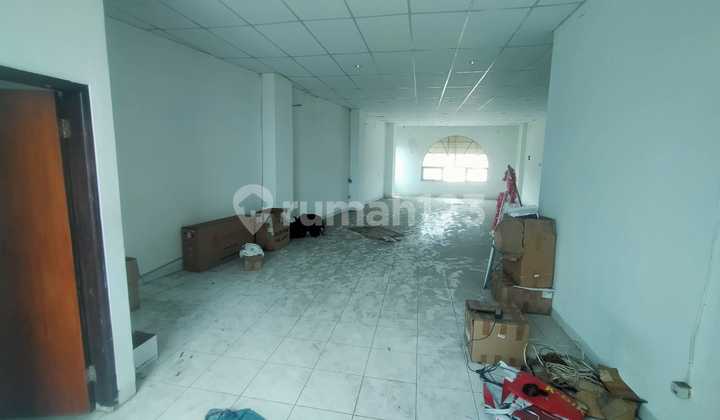 4-Story Ready-to-Use Shop House on Sepong Main Road, Tangerang 2