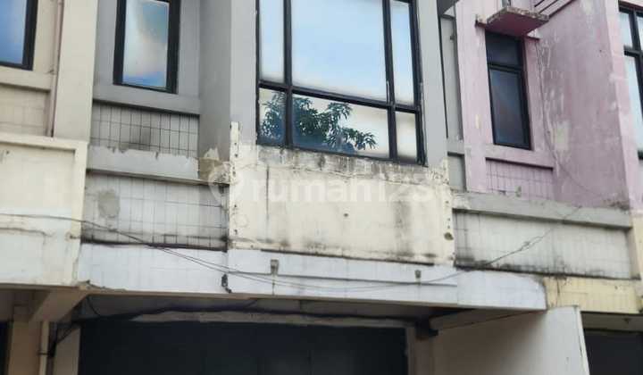 Ruko Ramai Pinggir Jalan Raya Siap Pakai Di Sektor Gading Serpong