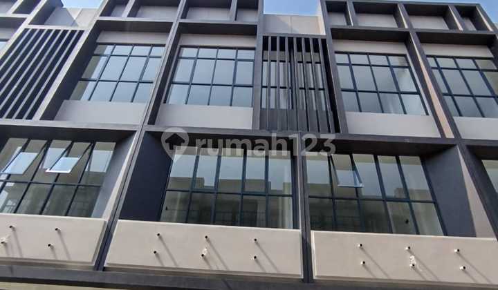 New Shop House for Rent in Enchante, BSD City New Shop House for Rent in Enchante, BSD City