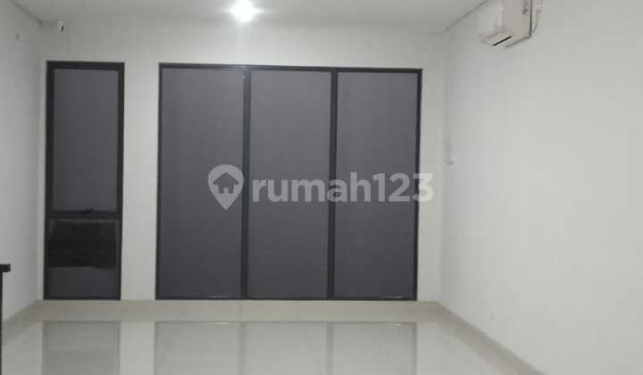 For Rent: Busy Shop House at Maggiore Junction, Gading Serpong